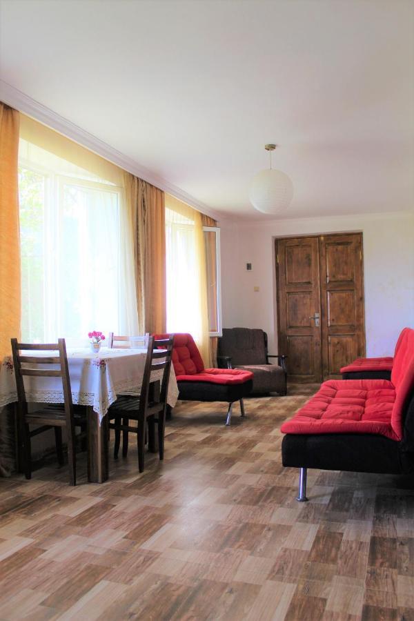 Guest House Racha Амбролаури Екстериор снимка