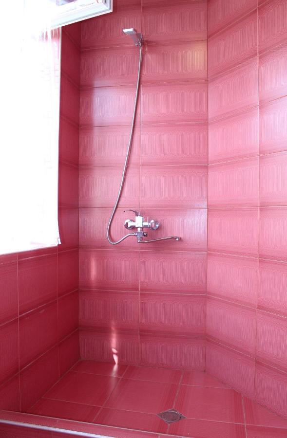 Guest House Racha Амбролаури Екстериор снимка