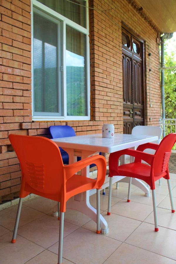 Guest House Racha Амбролаури Екстериор снимка